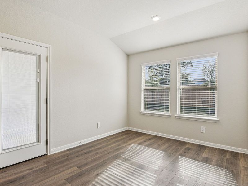 Spacious, unfurnished interior of a new home in Remington Ranch, San Antonio (Image 13). Spacious, unfurnished interior of a new home in Remington Ranch, San Antonio (Image 13).