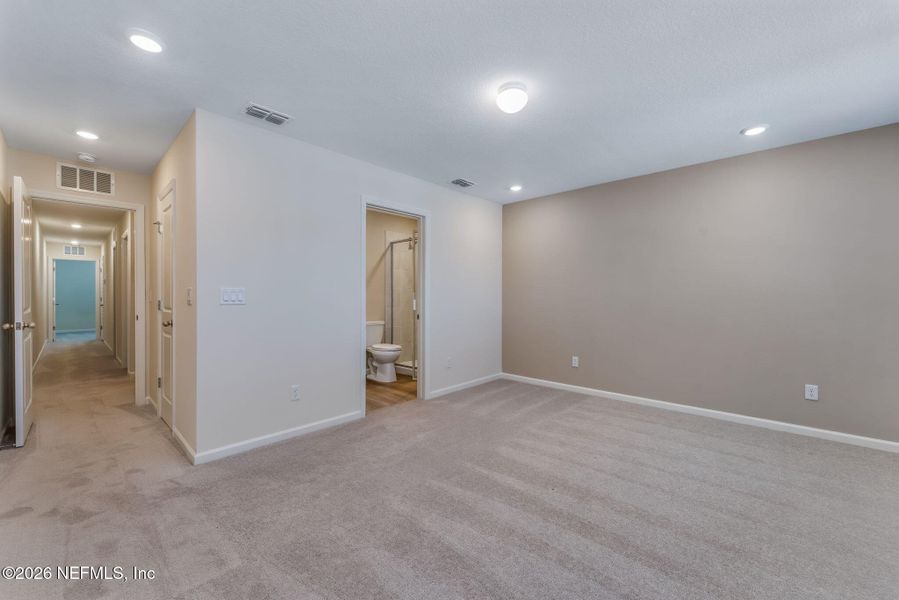 Spacious, unfurnished interior of a new home in , Orange Park (Image 12).