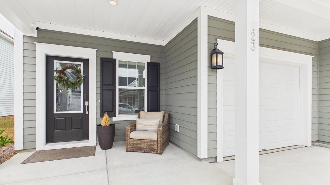 Exterior details and patio area of a home in Hewing Farms, Summerville (Image 3).