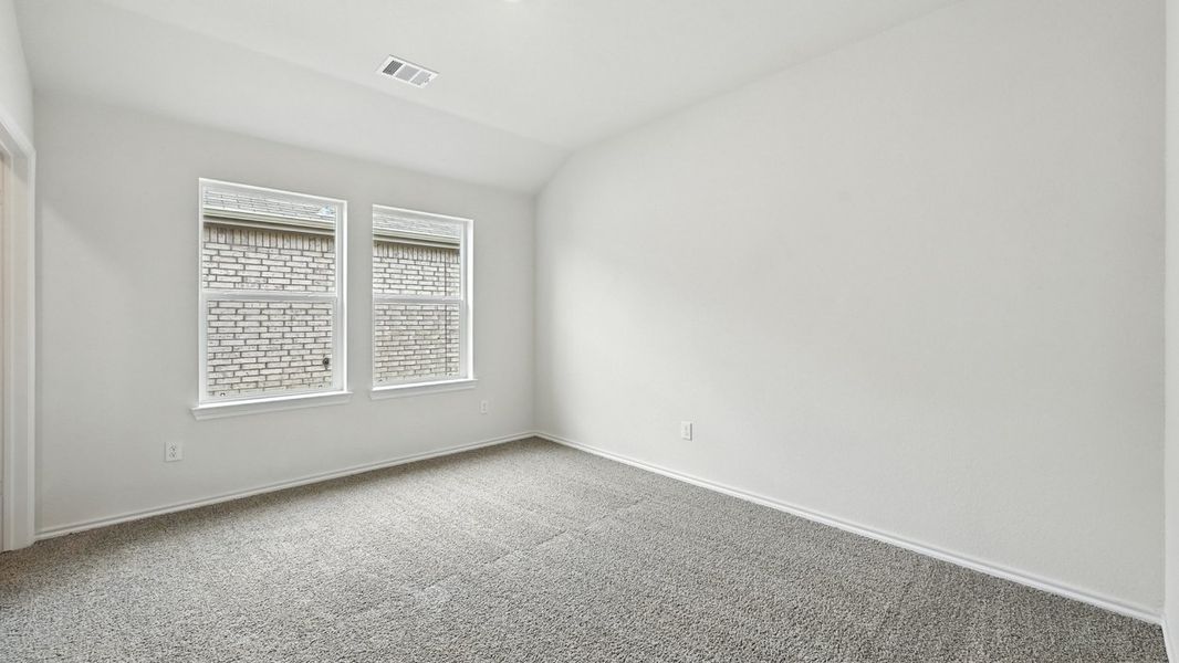 Spacious, unfurnished interior of a new home in Hanolley Hills, Sherman (Image 6).