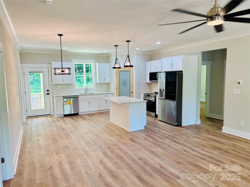 Spacious, unfurnished interior of a new home in , Catawba (Image 6).