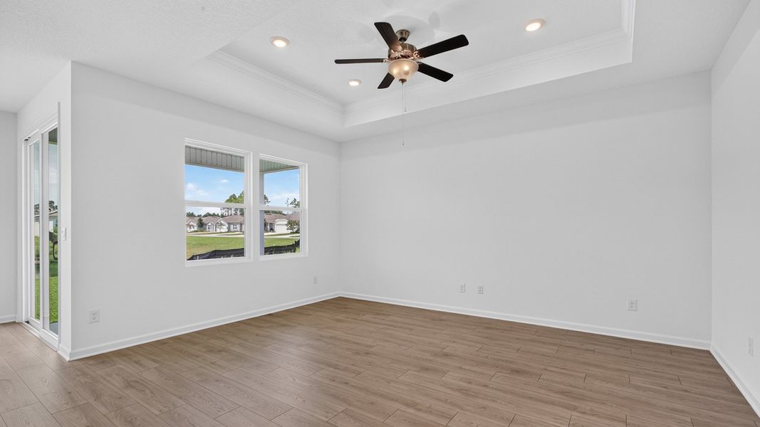Representative unfurnished interior of a home built from the Alden by D.R. Horton in Broward Key, Jacksonville (Image 15).