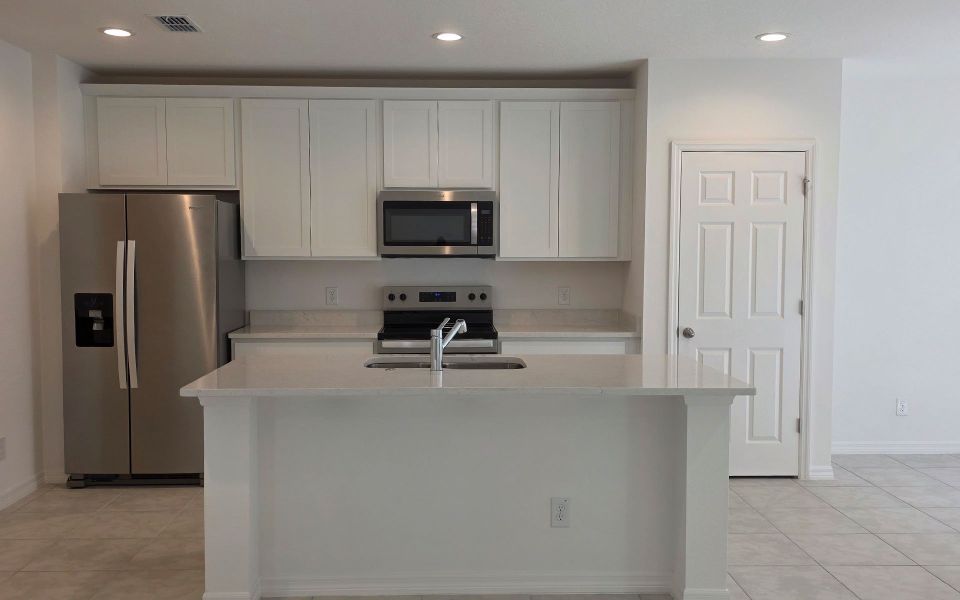 Modern Open-Concept Kitchen in Central Florida Home