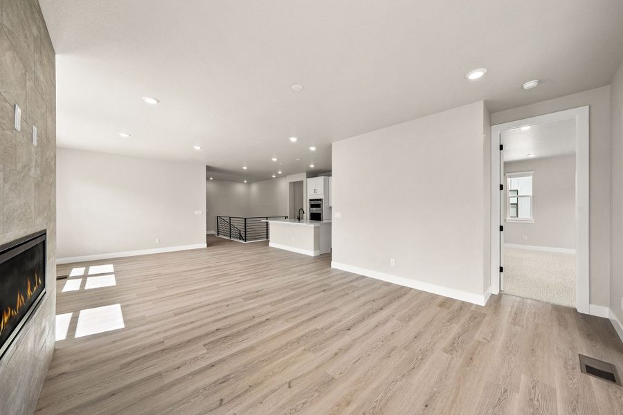 Spacious, unfurnished interior of a new home in Trumark Homes at Sterling Ranch, Littleton (Image 19).