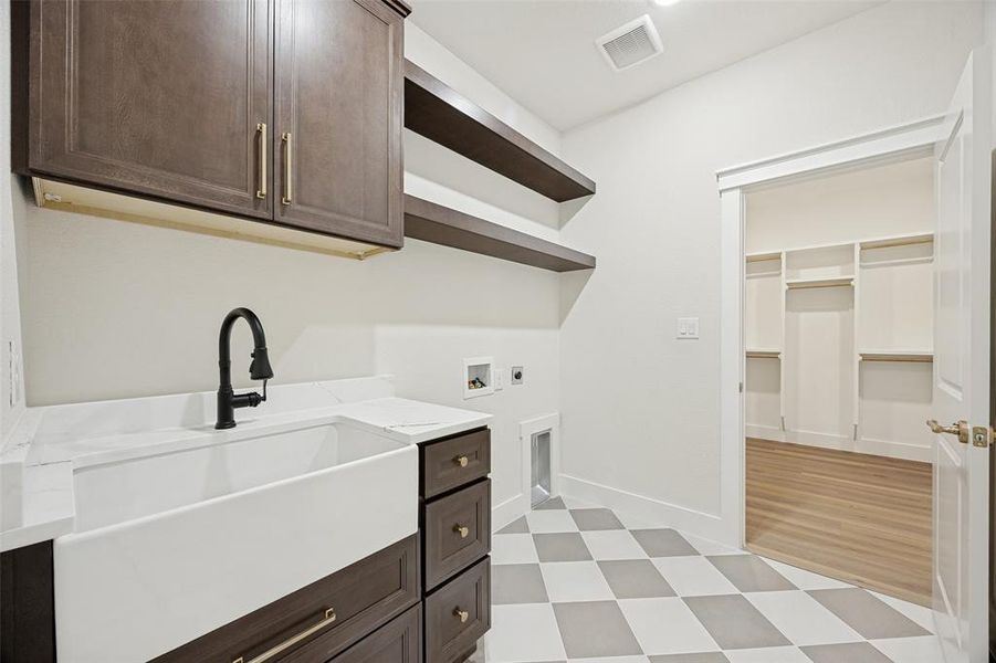 Furnished interior view inside a new home in , Pottsboro (Image 13).