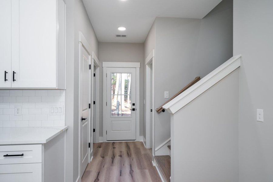 Spacious, unfurnished interior of a new home in , Summerville (Image 17).