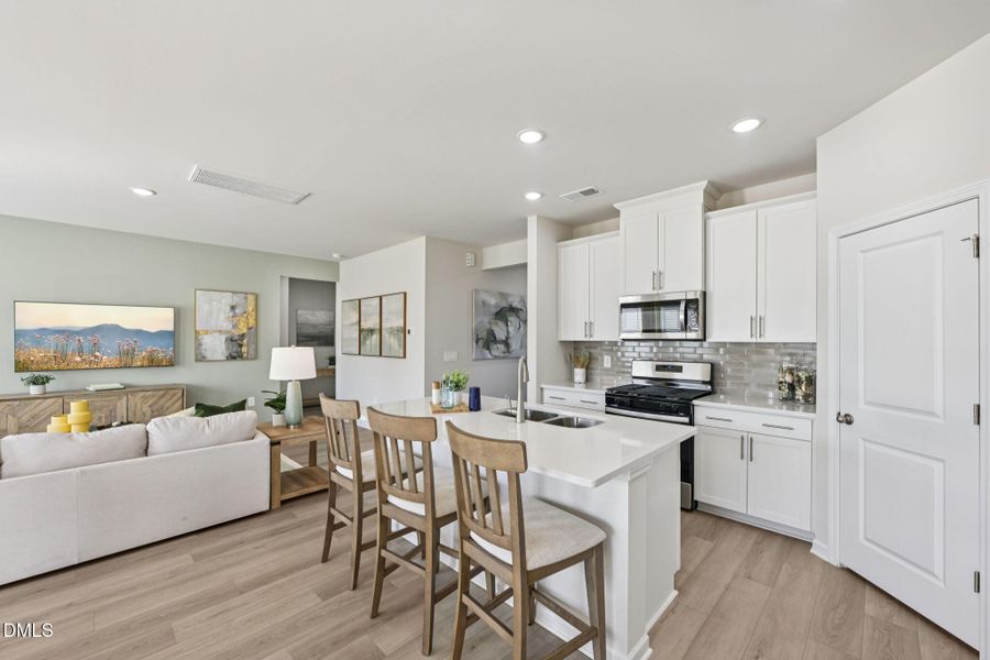 12-web-or-mls-Raleigh - River Glen - 74