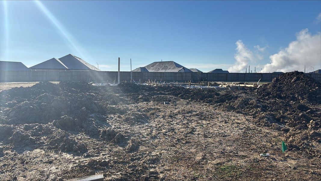 Site preparation for new homesites in Country Creek, Mont Belvieu (Image 19).