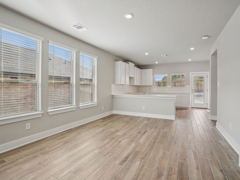 Spacious, unfurnished interior of a new home in Stetson Ridge, Marion (Image 18).
