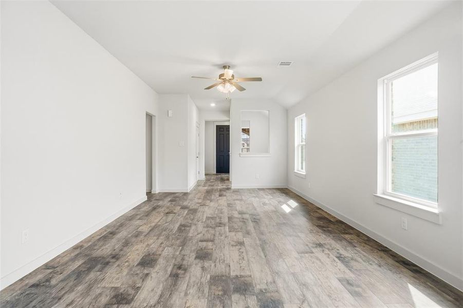 Spacious, unfurnished interior of a new home in , Forney (Image 24).