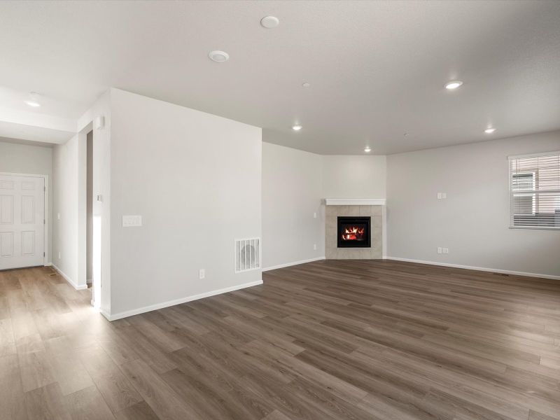 Spacious, unfurnished interior of a new home in Buffalo Highlands: The Flora Collection, Commerce City (Image 10).