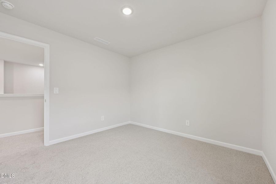 33-web-or-mls-Raleigh - Oak Manor - 744