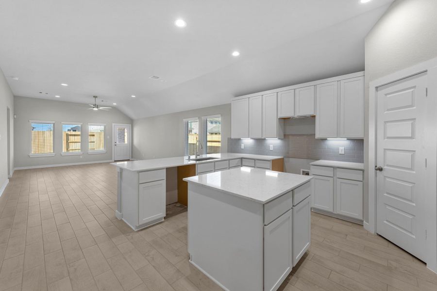 Furnished interior view inside a new home in Sunterra Lakes, Fulshear (Image 12).