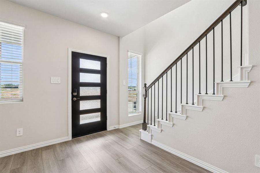 Spacious, unfurnished interior of a new home in Oak Ridge Park, Corinth (Image 22).