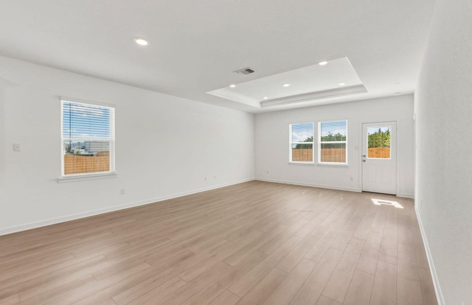 Spacious, unfurnished interior of a new home in Skyview, Belton (Image 11).