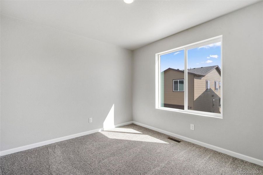 Spacious, unfurnished interior of a new home in Pintail Commons at Johnstown Village, Johnstown (Image 24).