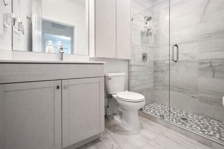 Full bathroom on first floor for added convenience Full bathroom on first floor for added convenience