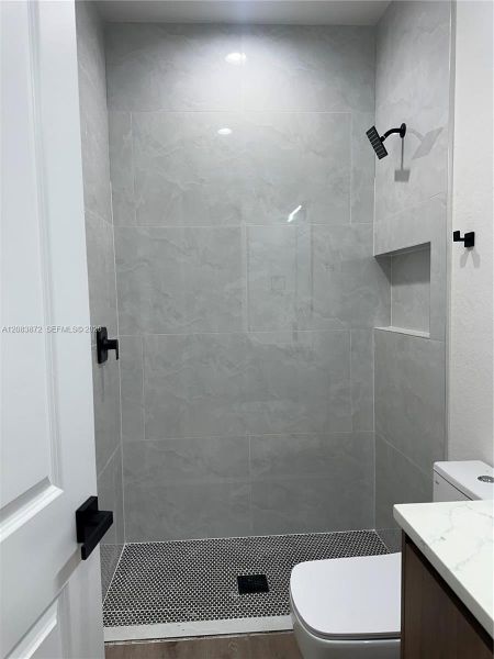 Furnished interior view inside a new home in , Cape Coral (Image 9).