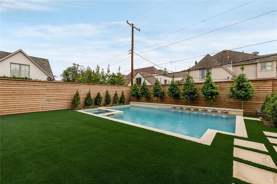 Community amenities in , University Park (Image 31).