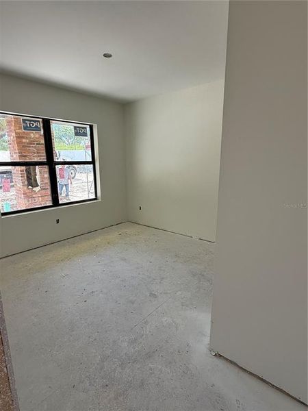 Spacious, unfurnished interior of a new home in , Ocala (Image 19).