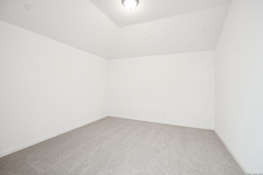 Spacious, unfurnished interior of a new home in Estancia Ranch - Classic Series, San Antonio (Image 48).