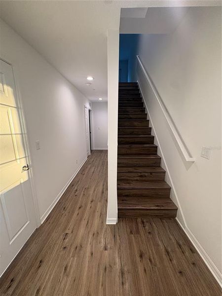 Spacious, unfurnished interior of a new home in , Bradenton (Image 6).