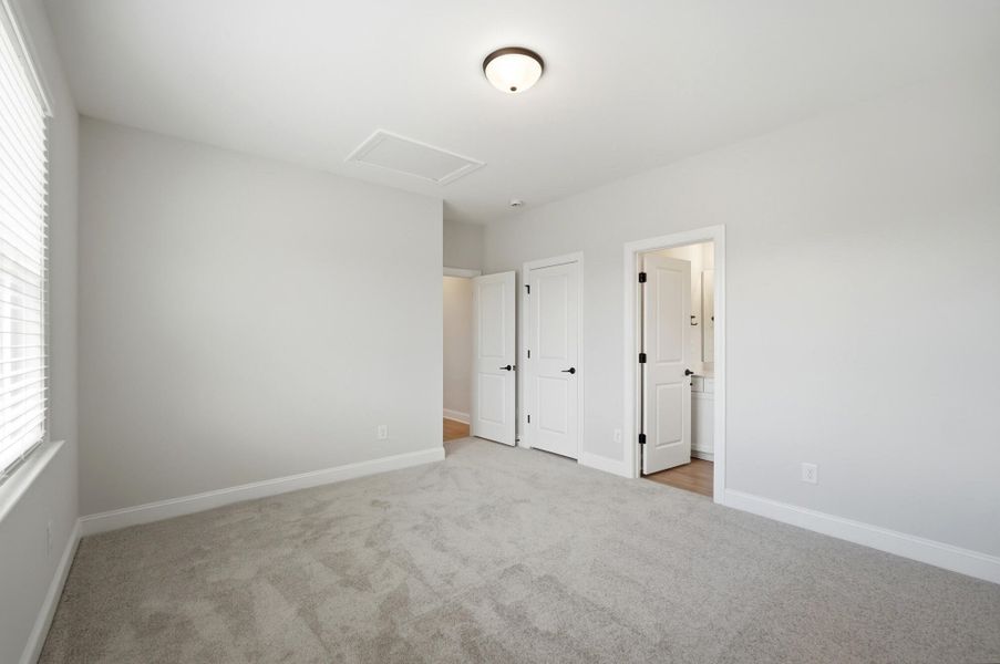 Spacious, unfurnished interior of a new home in Robinson Oaks, Gastonia (Image 32).