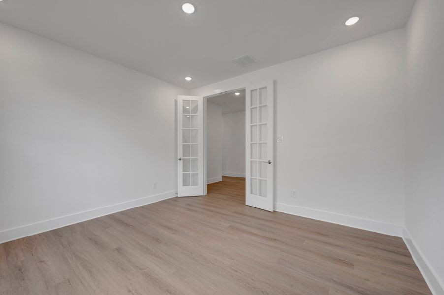 Spacious, unfurnished interior of a new home in Bridgewater, Midlothian (Image 22).