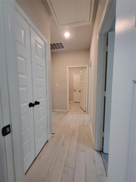 Spacious, unfurnished interior of a new home in Lexington Heights, Willis (Image 17).