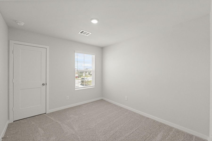 Spacious, unfurnished interior of a new home in The Villages at Westpointe, Dayton (Image 11).