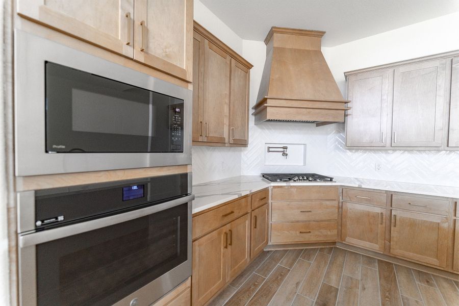 Furnished interior view inside a new home in Westwood, League City (Image 7).