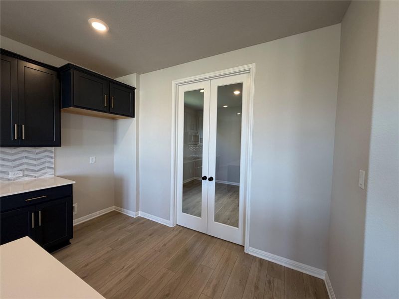 Spacious, unfurnished interior of a new home in Cannon Ranch 40s, Dripping Springs (Image 15).