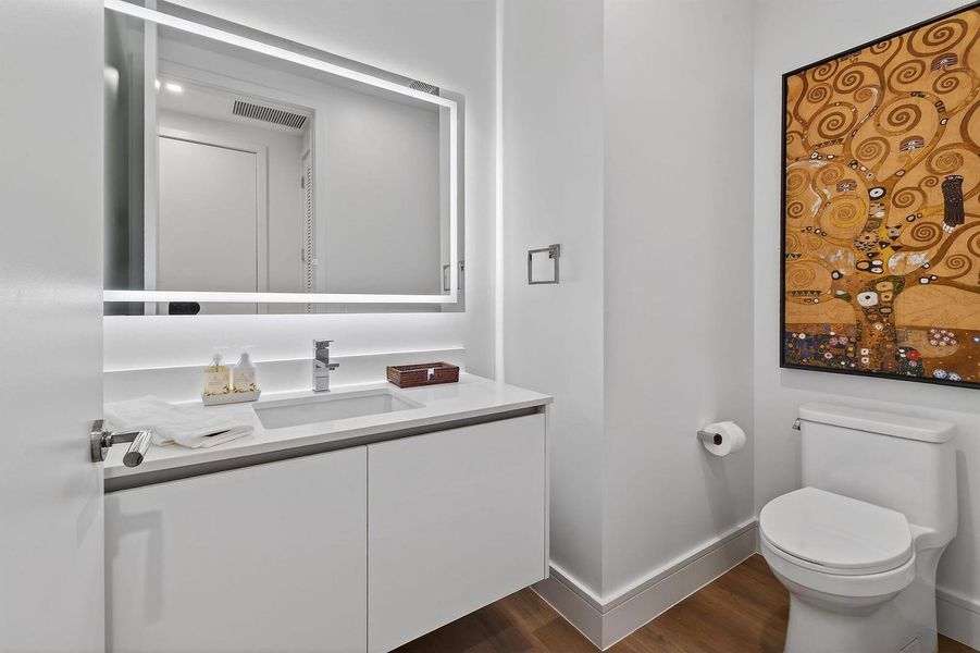 220LakeShoreDr#715(39) 220LakeShoreDr#715(39)