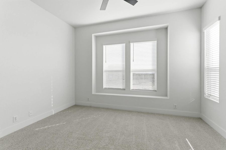 Spacious, unfurnished interior of a new home in Centero at Stone Oak, San Antonio (Image 16).