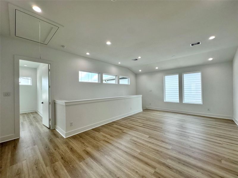 Spacious, unfurnished interior of a new home in , Missouri City (Image 29). Spacious, unfurnished interior of a new home in , Missouri City (Image 29).