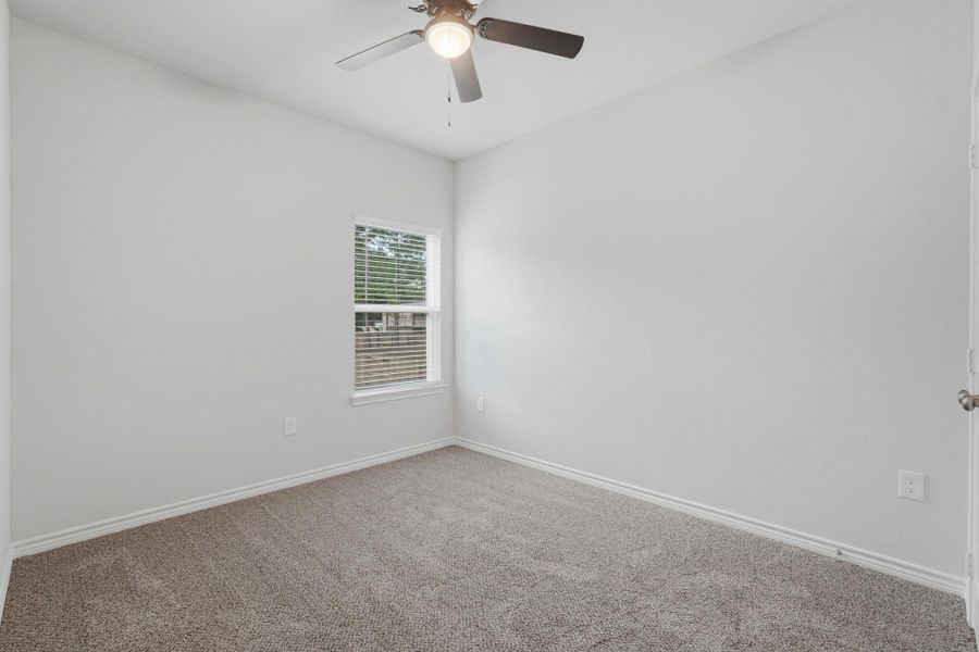Spacious, unfurnished interior of a new home in Arrowhead Lakes, Willis (Image 25).