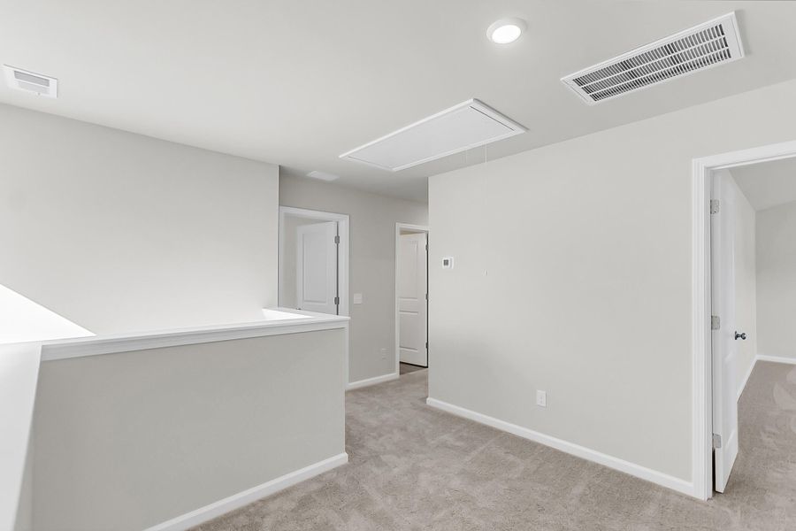 Spacious, unfurnished interior of a new home in Six Oaks, Summerville (Image 33).