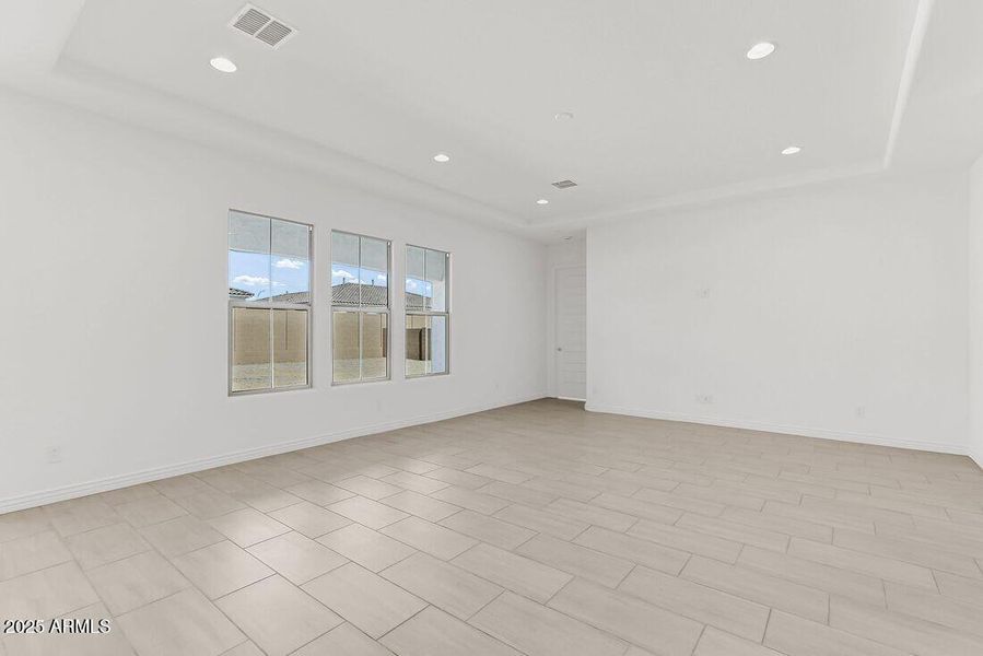 7632 W Remuda Drive ~ Ready Now!