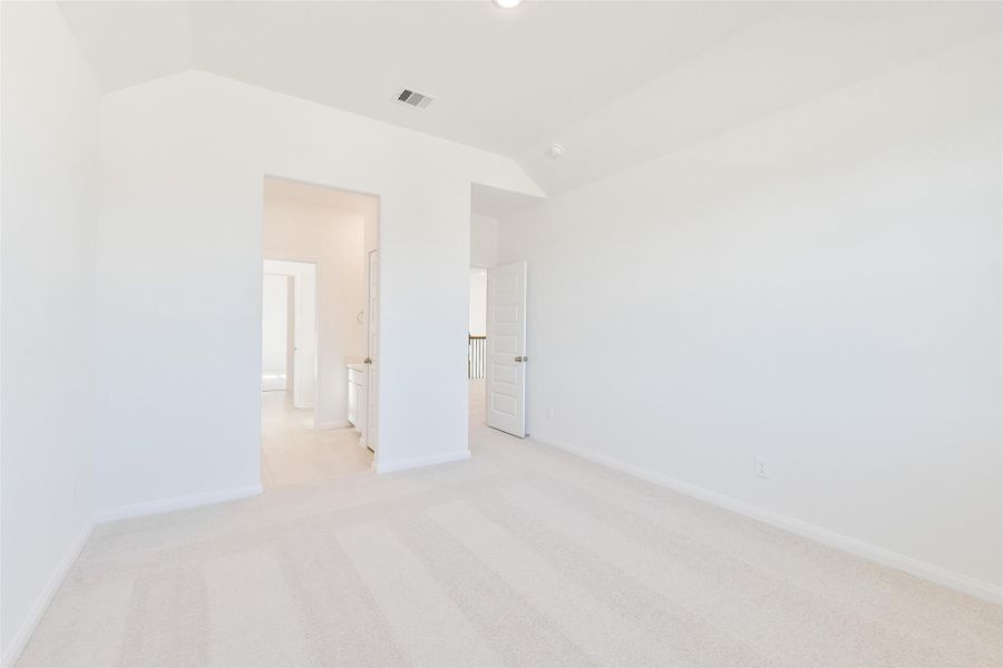 Spacious, unfurnished interior of a new home in Stone Creek Ranch, Hockley (Image 34).