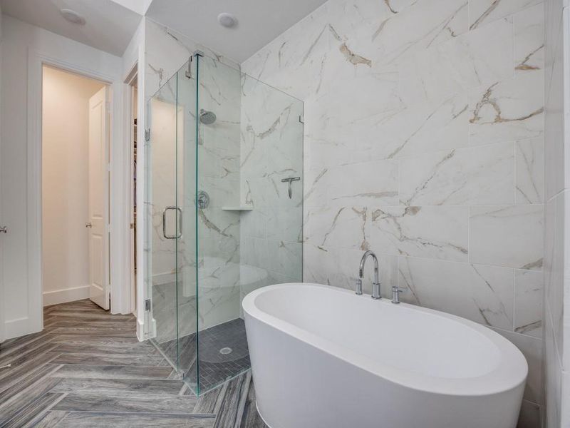 Furnished interior view inside a new home in , Van Alstyne (Image 11).