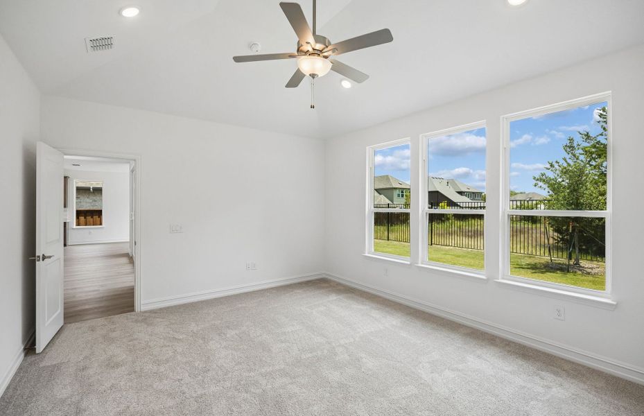 Spacious, unfurnished interior of a new home in Wilson Creek Meadows, Celina (Image 27).