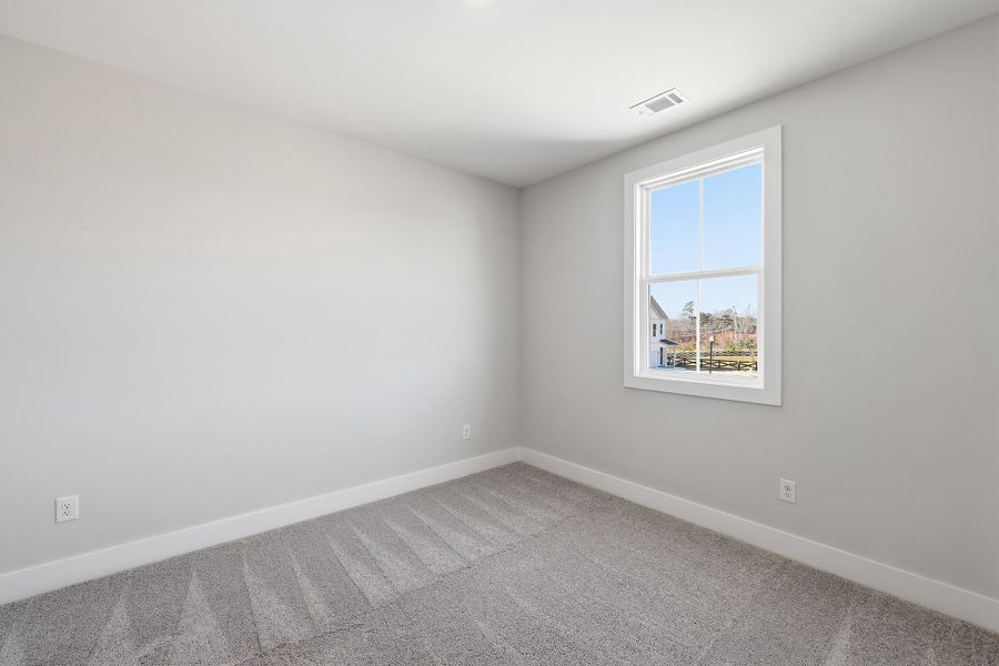 Spacious, unfurnished interior of a new home in Wildflower, Chattanooga (Image 8).