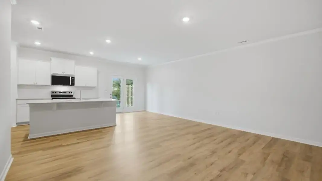 Spacious, unfurnished interior of a new home in Hughes Court, Dawsonville (Image 11).