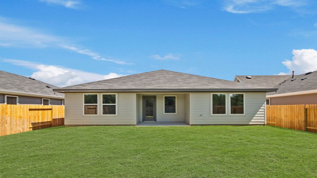 Exterior details and patio area of a home in Silverthorne, Conroe (Image 3). Exterior details and patio area of a home in Silverthorne, Conroe (Image 3).