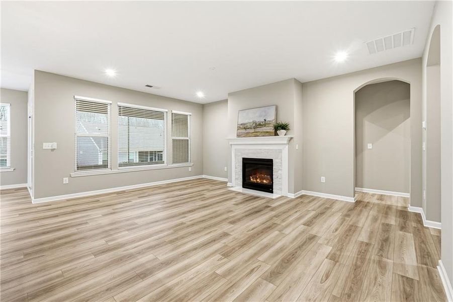 Spacious, unfurnished interior of a new home in Poplar Place, Dallas (Image 17).