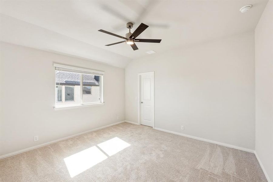 Spacious, unfurnished interior of a new home in Somerset, Mansfield (Image 37).