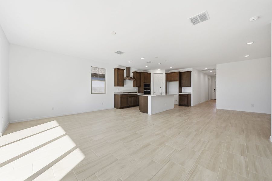Spacious, unfurnished interior of a new home in Empire Pointe, Queen Creek (Image 10). Spacious, unfurnished interior of a new home in Empire Pointe, Queen Creek (Image 10).