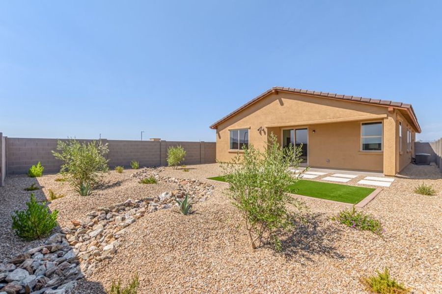 Representative exterior details of a home built from the Hermosa by Courtland Communities in Maple at North Copper Canyon, Surprise (Image 2).
