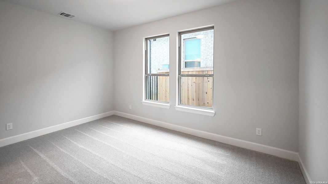 Spacious, unfurnished interior of a new home in Hidden Canyon, San Antonio (Image 12).