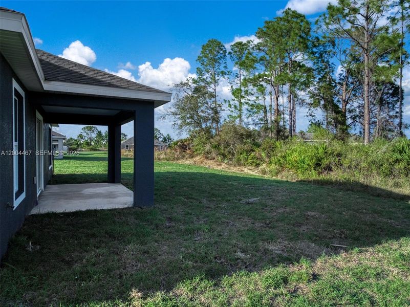Exterior details and patio area of a home in , Sebring (Image 18).